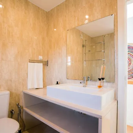 Guestready - Campolide Boho Terrace Duplex 4 Bedrooms * Lisboa