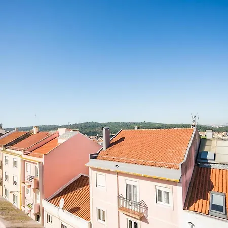 Guestready - Campolide Boho Terrace Duplex 4 Bedrooms * Lisboa